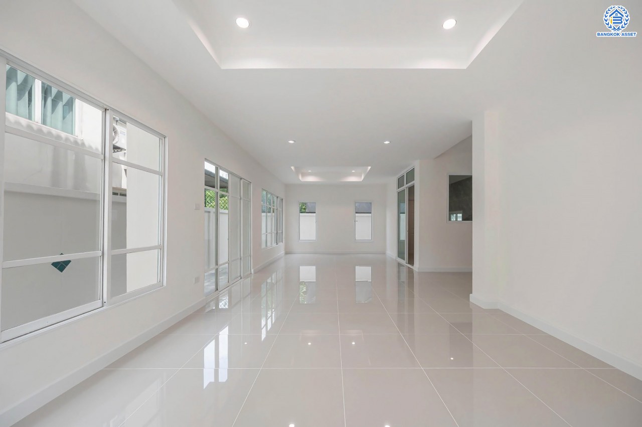 บ้านมือสองตกแต่งใหม่ โครงการ สิทธารมย์รีเจนท์ ลาดพร้าว101 เนื้อที่ 75.3 ตร.ว. ฟังก์ชันรวม 3 ห้องนอน 3 ห้องน้ำ 1 ห้องอเนกประสงค์ จอดรถได้ 2 คัน กว้างขวาง พร้อมทุกการใช้งาน บนทำเลใจกลางเมือง เชื่อมต่อทั้ง ถนนนวมินทร์, ถนนนวลจันทร์, ถ.ลาดพร้าว, ถ.รามอินทรา ใกล้ The Walk เกษตรนวมินทร์ และทางด่วนรามอินทรา...